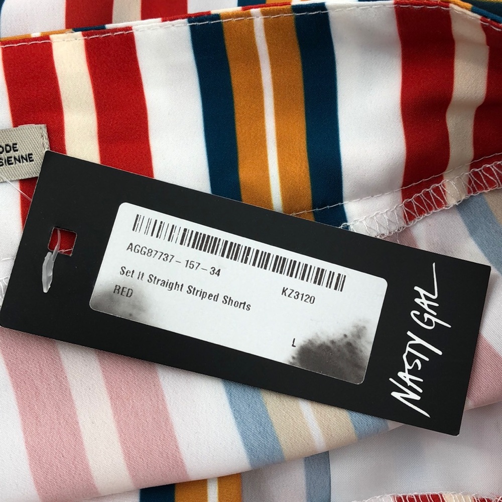 K.Zell By Nasty Gal Red Striped Shorts, NWT Large - Picture 4 of 6